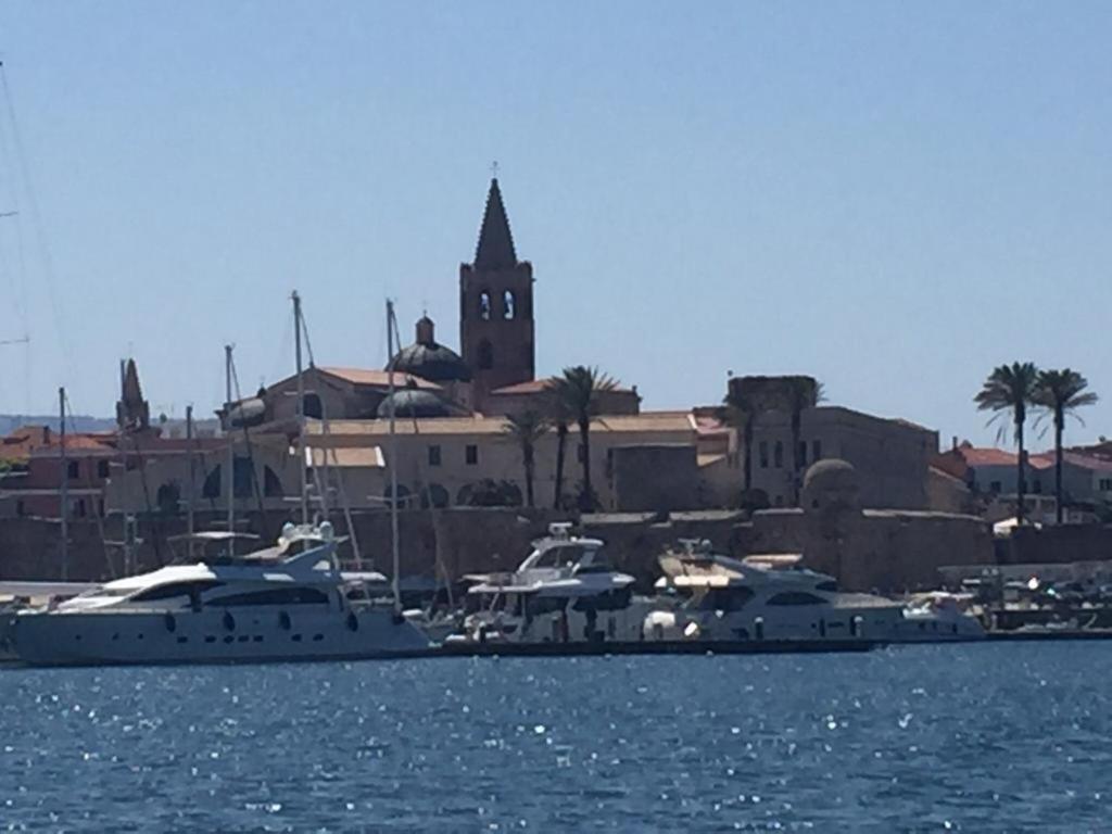 Appartamento Centro Del Porto Alghero Luaran gambar